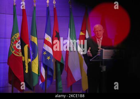 Der portugiesische Außenminister Augusto Santos Silva hält am 5. Mai 2021 im Centro Cultural de Belem in Lissabon, Portugal, eine Rede anlässlich des Welttages der portugiesischen Sprache. Der Welttag der portugiesischen Sprache wurde 2019 während der UNESCO-Generalkonferenz 40. offiziell gegründet. Die portugiesische Sprache ist mit über 265 Millionen Sprechern auf allen Kontinenten nicht nur eine der am weitesten verbreiteten Sprachen der Welt, sondern auch die am häufigsten gesprochene Sprache der südlichen Hemisphäre. (Foto von Pedro FiÃºza/NurPhoto) Stockfoto