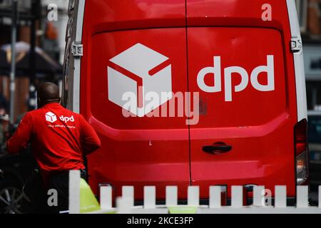 Ein DPD Lieferwagen, der während der COVID-19-Sperre im Stadtzentrum von Dublin gesehen wurde. Am Donnerstag, den 6. Mai 2021, in Dublin, Irland. (Foto von Artur Widak/NurPhoto) Stockfoto