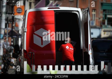 Ein DPD Lieferwagen, der während der COVID-19-Sperre im Stadtzentrum von Dublin gesehen wurde. Am Donnerstag, den 6. Mai 2021, in Dublin, Irland. (Foto von Artur Widak/NurPhoto) Stockfoto