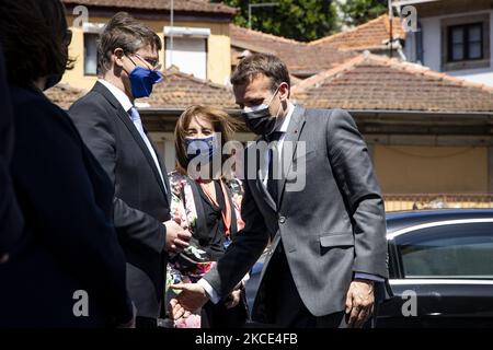 Frankreichs Präsident Emmanuel Macron kommt zum Sozialgipfel in Porto, der vom portugiesischen Ratsvorsitz der Europäischen Union am 7. Mai 2021 im Kongresszentrum von Alfandega in Porto ausgerichtet wurde. Der Sozialgipfel der Europäischen Kommission in Porto, an dem mehrere Premierminister teilnahmen. (Foto von Rita Franca/NurPhoto) Stockfoto