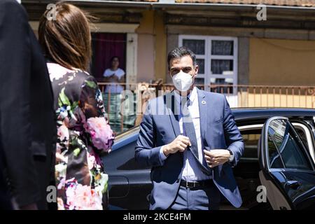 Der spanische Premierminister Pedro Sanchez bei der Ankunft am Zoll von Porto auf einer Tour durch den blauen Teppich, vorbei an der Presse am 7. Mai 2021 in Porto, Portugal, Sozialgipfel der Europ-Mission in Porto, beim Zoll von Porto, an dem mehrere Premierminister teilnahmen. (Foto von Rita Franca/NurPhoto) Stockfoto