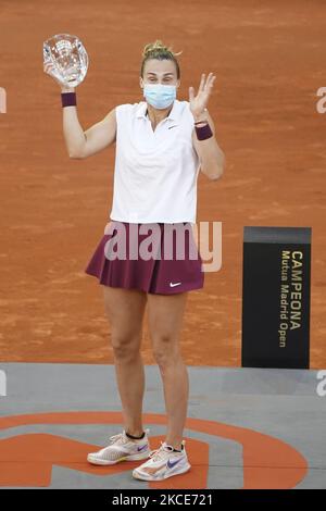 Aryna Sabalenka aus Weißrussland feiert nach dem Gewinn ihres Einzel-Frauenmatches, Finals, gegen Ashleigh Barty aus Australien bei den WTA 1000 - Mutua Madrid Open 2021 in La Caja Magica am 8. Mai 2021 in Madrid, Spanien (Foto von Oscar Gonzalez/NurPhoto) Stockfoto