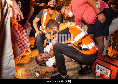 Die israelische Polizei zerstreut am Dienstag, dem 11. Mai 2021, einen palästinensischen Protest gegen israelische Aktionen in Jerusalem und im Gazastreifen in der nördlichen Küstenstadt Haifa. (Foto von Mati Milstein/NurPhoto) Stockfoto