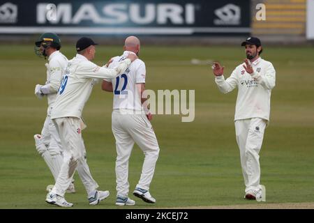 Chris Rushworth von Durham feiert, nachdem er das Wicket von Ed Barnard von Worcestershire während des LV= County Championship-Spiels zwischen dem Durham County Cricket Club und Worcestershire am 14.. Mai 2021 in Emirates Riverside, Chester le Street, Großbritannien, beansprucht hat. (Foto von Mark Fletcher/MI News/NurPhoto) Stockfoto