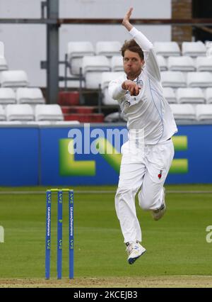 Matt Critchley von Derbyshire CCC während LV Insurance County Championship Group 1 Tag zwei von vier zwischen Essex CCC und Derbyshire CCC auf dem Cloudfm County Ground am 14.. Mai 2021 in Chelmsford, England (Foto von Action Foto Sport/NurPhoto) Stockfoto