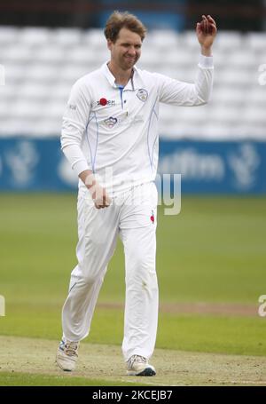 Matt Critchley von Derbyshire CCC während LV Insurance County Championship Group 1 Tag zwei von vier zwischen Essex CCC und Derbyshire CCC auf dem Cloudfm County Ground am 14.. Mai 2021 in Chelmsford, England (Foto von Action Foto Sport/NurPhoto) Stockfoto