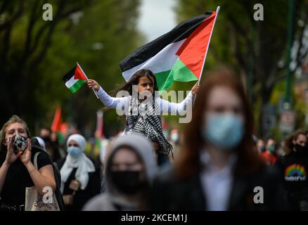 Pro-palästinensische Demonstranten, die auf der Northumberland Road in Dublin während der „Kundgebung für Palästina“ gesehen wurden. Am Samstag, den 15. Mai 2021, in Dublin, Irland. (Foto von Artur Widak/NurPhoto)