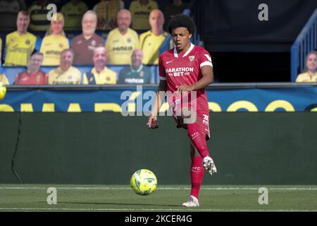 Jules Kounde vom FC Sevilla beim spanischen La Liga-Spiel zwischen dem FC Villarreal und dem FC Sevilla im Stadion La Ceramica am 17. Mai 2021. (Foto von Jose Miguel Fernandez/NurPhoto) Stockfoto