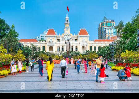 Walking Street Morning Lunar New Year in der Innenstadt vor der Stadt Volkskomitee locken viele Touristen zu besuchen, in Ho Chi Minh City, Vietnam Stockfoto