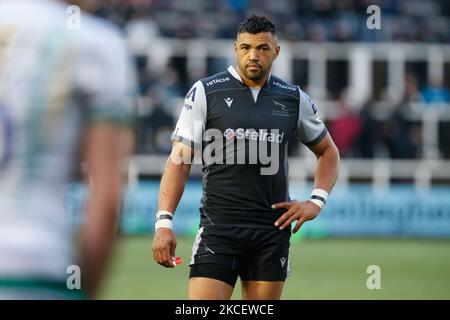 Luther Burrell von Newcastle Falcons schaut am 17.. Mai 2021 während des Spiels der Gallagher Premiership zwischen Newcastle Falcons und Northampton Saints im Kingston Park, Newcastle, auf. (Foto von Chris Lishman/MI News/NurPhoto) Stockfoto