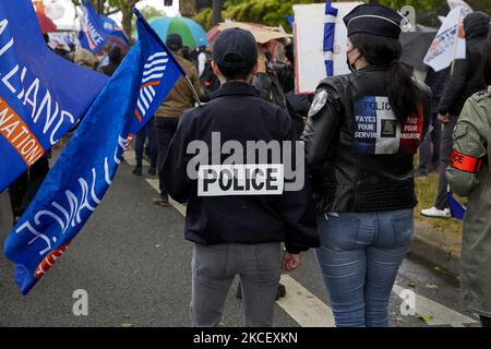 Polizeibeamte demonstrieren am 19. Mai 2021 in Paris, Frankreich, um sich für einen besseren Schutz und weniger Toleranz gegenüber Gewalt gegen Beamte zu stark zu machen, zwei Wochen nachdem ein Beamter während der Untersuchung von Drogengeschäften getötet wurde. (Foto von Adnan Farzat/NurPhoto) Stockfoto