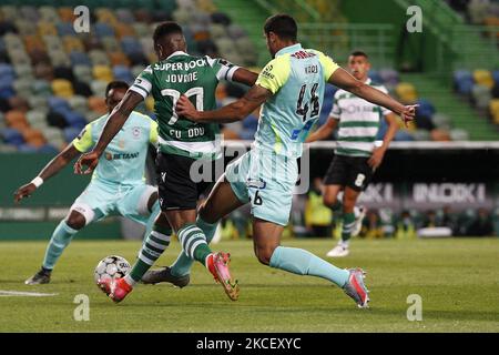 Jovane Cabral übergibt den Ball zum Torbereich während des Spiels für Liga NOS zwischen Sporting CP und Maritimo, im Estadio José Alvalade, Lissabon, Portugal, 19, Mai, 2021 (Foto von João Rico/NurPhoto) Stockfoto