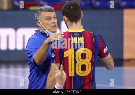 Xavier Pascual während des Spiels zwischen dem FC Barcelona und HC Meshkov Brest, das der zweiten Etappe des Finales 1/4 der EHF Champions League entspricht, spielte am 20.. Mai 2021 im Palau Blaugrana in Barcelona, Spanien. -- (Foto von Urbanandsport/NurPhoto) Stockfoto