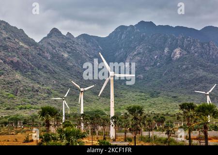 Windkraftanlagen erzeugen Strom in Kavalkinaru, Tamil Nadu, Indien. (Foto von Creative Touch Imaging Ltd./NurPhoto) Stockfoto