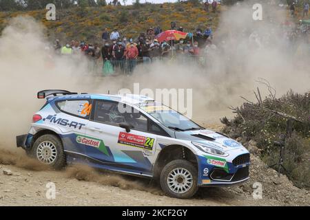 Teemu SUNINEN (FIN) und Mikko MARKKULA (FIN) im Ford Fiesta Mk II des M-SPORT FORD WORLD RALLY TEAMS in Aktion während der SS5 - Gois der WRC Vodafone Rally Portugal 2021 in Matosinhos - Portugal, am 21. Mai 2021. (Foto von Paulo Oliveira / NurPhoto) Stockfoto