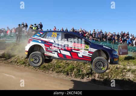 Nikolay GRYAZIN (RAF) und Konstantin ALEXANDROW (RAF) im Volkswagen Polo GTI von MOVISPORT im Einsatz während der SS18 - Fafe 1 der WRC Vodafone Rally Portugal 2021 in Matosinhos - Portugal, am 23. Mai 2021. (Foto von Paulo Oliveira / NurPhoto) Stockfoto