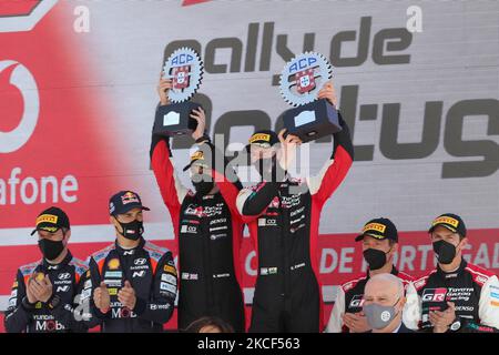 Elfyn EVANS, Scott MARTIN, Dani SORDO, Borja ROZADA, Sebastien OGIER, Julien INGRASSIA während der Siegerehrung der WRC Vodafone Rally Portugal 2021 in Matosinhos, Portugal, am 23. Mai 2021. (Foto von Paulo Oliveira/NurPhoto) Stockfoto