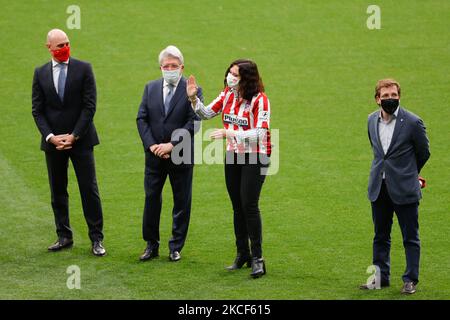 Luis Rubiales, Präsident des spanischen Fußballverbands, Enrique Cerezo, Präsident von Atletico de Madrid, Isabel Diaz Ayuso, Präsidentin der Region Madrid und Jose Luis Martinez-Almeida, Bürgermeister der Stadt Madrid, nehmen an der Trophäenübergabe im Estadio Wanda Metropolitano am 23. Mai 2021 in Madrid, Spanien, Teil. (Foto von Indira/DAX Images/NurPhoto) Stockfoto