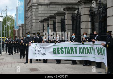 Die Pilotgruppe „Recover Irish Aviation“ demonstriert vor dem Leinster House in Dublin. Am Montag, den 24. Mai 2021, in Dublin, Irland. (Foto von Artur Widak/NurPhoto) Stockfoto