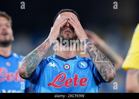 Matteo Politano vom SSC Napoli sieht niedergeschlagen aus, nachdem er am 23. Mai 2021 im Stadio Diego Armando Maradona, Neapel, Italien, die Qualifikation der UEFA Champions League im Spiel der Serie A zwischen SSC Napoli und Hellas Verona verpasst hat. (Foto von Giuseppe Maffia/NurPhoto) Stockfoto