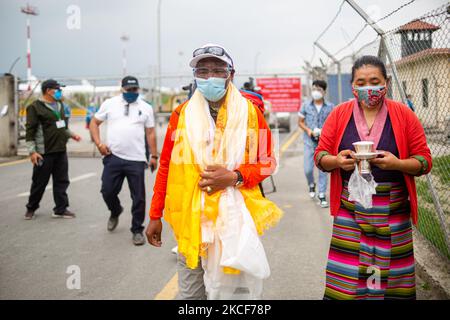 Kami Rita Sherpa, eine nepalesische Bergsteigerin, kommt am Dienstag, den 25. Mai 2021, nach dem 25.-fachen Gipfel des Mount Everest in Kathmandu, Nepal, an. (Foto von Rojan Shrestha/NurPhoto) Stockfoto