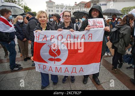 In Polen lebende Belarussen und ihre polnischen Anhänger mit historischen weiß-rot-weißen Fahnen und Anti-Lukaschenko-Slogans sind in Sopot zu sehen, Polen am 25. Mai 2021 versammelten sich Menschen, um die belarussische Opposition zu unterstützen, und verhafteten in Minsk Roman Protasewitsch, den ehemaligen Chefredakteur des NextA (Nehta)-Telegramms und des youtube-Kanals, der über die belarussischen Proteste aufdeckte. (Foto von Michal Fludra/NurPhoto) Stockfoto