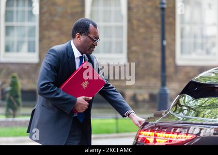 Kwasi Kwarteng, Minister für Wirtschaft, Energie und Industriestrategie, verlässt die Downing Street in London, Großbritannien, am 28. Mai 2021. (Foto von Maciek Musialek/NurPhoto) Stockfoto