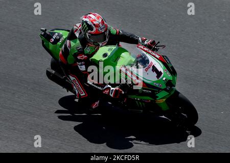 Der Brite Jonathan Rea vom Kawasaki Racing Team WorldSBK tritt am 30. Mai 2021 beim Rennen 2 der FIM Superbike World Championship Estoril Round auf dem Circuito Estoril in Cascais, Portugal, an. (Foto von Pedro FiÃºza/NurPhoto) Stockfoto