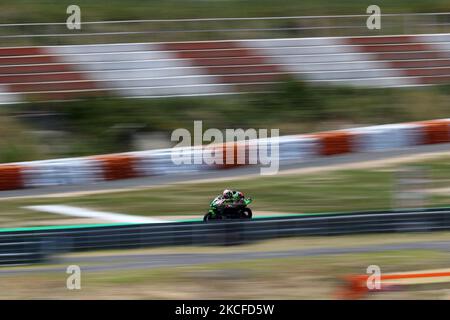 Der Brite Jonathan Rea vom Kawasaki Racing Team WorldSBK tritt am 30. Mai 2021 beim Rennen 2 der FIM Superbike World Championship Estoril Round auf dem Circuito Estoril in Cascais, Portugal, an. (Foto von Pedro FiÃºza/NurPhoto) Stockfoto