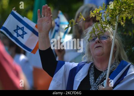 Pro-israelische Demonstranten, die während eines Pro-Israel-Protestes vor der israelischen Botschaft in der Pembroke Road, Dublin, gesehen wurden. Am Sonntag, den 30. Mai 2021, in Dublin, Irland. (Foto von Artur Widak/NurPhoto) Stockfoto