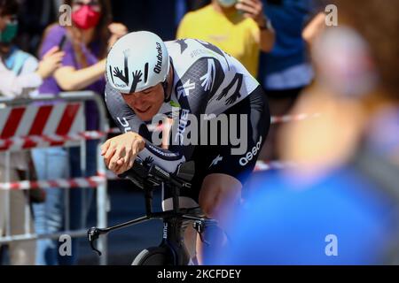 Mauro Schmid aus der Schweiz und das Team Qhubeka Assos bei der Ankunft während des Giro d'Italia 2021 Radrennens nach der 21.. Und letzten Etappe am 30. Mai 2021 in Mailand. In Mailand, Italien (Foto: Mairo Cinquetti/NurPhoto) Stockfoto