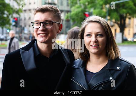 Die Regisseure Mateusz Kudla und Anna Kokoszka-Romer besuchen Polanski, Horowitz. Heimatdokumentationsvorführung zur Weltpremiere im Kijow-Kino während des Krakau Filmfestivals 61. in Krakau, Polen, am 30. Mai 2021. Die Dokumentation folgt dem Regisseur Roman Polanski, der mit seinem lebenslangen Freund und Mitüberlebenden des Holocaust, dem Fotografen Ryszard Horowitz, den er im jüdischen Ghetto des Krieges getroffen hat, durch Krakau streift. Horowitz, der zu den vom deutschen Industriellen Oskar Schindler unterstützten Personen gehörte, gehörte zu den jüngsten bekannten Menschen, die das Konzentrationslager Auschwitz überlebten. (Foto von Beata Zawrzel/Nu Stockfoto