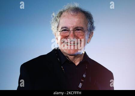 Ryszard Horowitz besucht Polanski, Horowitz. Heimatdokumentationsvorführung zur Weltpremiere im Kijow-Kino während des Krakau Filmfestivals 61. in Krakau, Polen, am 30. Mai 2021. Der Dokumentarfilm von Mateusz Kudla und Anna Kokoszka-Romer begleitet den Regisseur Roman Polanski, der mit seinem lebenslangen Freund und Mitüberlebenden des Holocaust, dem Fotografen Ryszard Horowitz, den er im jüdischen Ghetto des Krieges getroffen hat, durch Krakau streift. Horowitz, der zu den vom deutschen Industriellen Oskar Schindler unterstützten Personen gehörte, gehörte zu den jüngsten bekannten Menschen, die das Konzentrationslager Auschwitz überlebten. (Pho Stockfoto