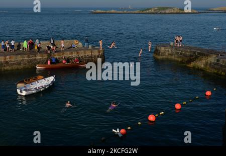 Ein Blick auf den geschäftigen Hafen von Colliemore in Dalkey. Am Dienstag, den 1. Juni 2021, in Dalkey, Dublin, Irland. (Foto von Artur Widak/NurPhoto) Stockfoto