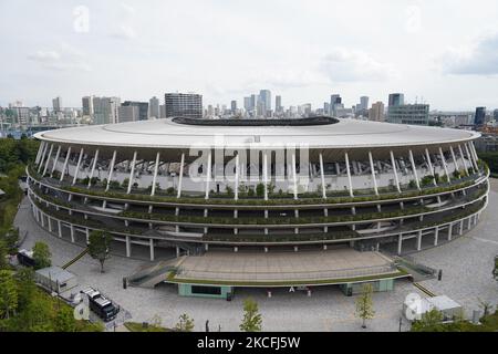 Das Nationalstadion, der Hauptausstellungsort der Olympischen und Paralympischen Spiele 2020 in Tokio, wird am 3. Juni 2021 in Tokio, Japan, an dem 50 Tage vor dem Tag der Olympischen Spiele in Tokio zu sehen sein. (Foto von Jinhee Lee/NurPhoto) Stockfoto