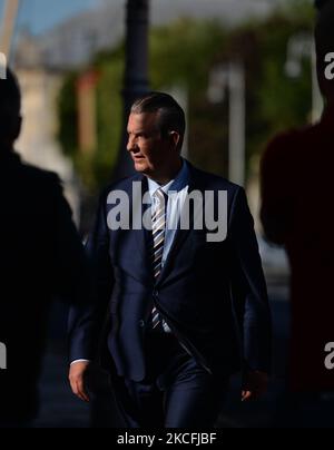 DUP-Anführer Edwin Poots auf dem Weg zu einem Treffen mit dem irischen Premierminister Micheal Martin in Regierungsgebäuden in Dublin. Am Donnerstag, den 3. Juni 2021, in Dublin, Irland. (Foto von Artur Widak/NurPhoto) Stockfoto