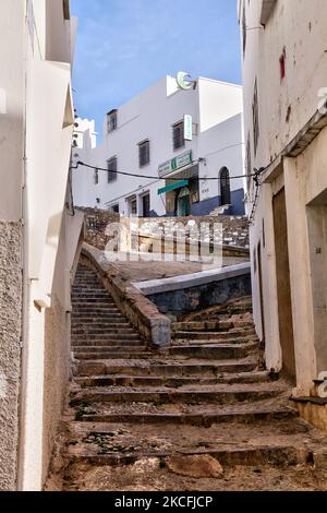 Gasse in der Medina (Altstadt) von Tanger (Tanger), Marokko, Afrika. (Foto von Creative Touch Imaging Ltd./NurPhoto) Stockfoto