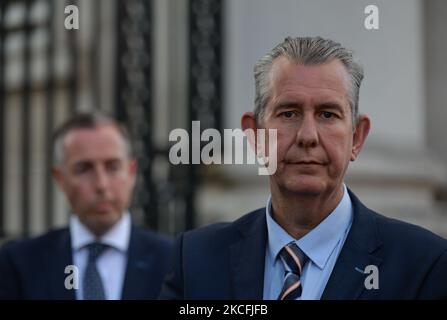 DUP-Führer Edwin Poots sprach vor den Medien vor Regierungsgebäuden in Dublin nach einem Treffen mit dem irischen Premierminister Micheal Martin. Am Donnerstag, den 3. Juni 2021, in Dublin, Irland. (Foto von Artur Widak/NurPhoto) Stockfoto