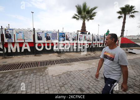 Wahlplakate in der Hauptstadt Algier am 6. Juni 2021 vor den nächsten für den 12. Juni geplanten Parlamentswahlen (Foto: Bilral Bensalem/NurPhoto) Stockfoto