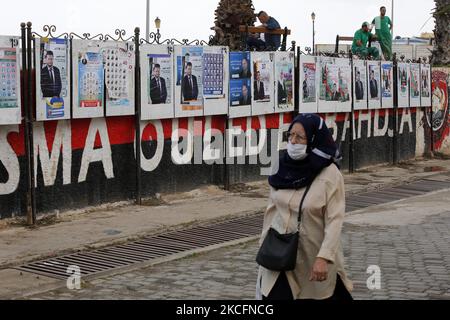 Wahlplakate in der Hauptstadt Algier am 6. Juni 2021 vor den nächsten für den 12. Juni geplanten Parlamentswahlen (Foto: Bilral Bensalem/NurPhoto) Stockfoto