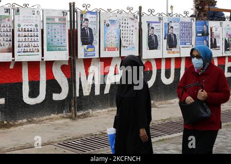 Wahlplakate in der Hauptstadt Algier am 6. Juni 2021 vor den nächsten für den 12. Juni geplanten Parlamentswahlen (Foto: Bilral Bensalem/NurPhoto) Stockfoto