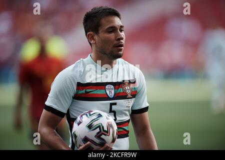 Raphael Guerreiro (Borussia Dortmund) aus Portugal mit dem Ball beim internationalen Freundschaftsspiel zwischen Spanien und Portugal im Estadio Wanda Metropolitano am 4. Juni 2021 in Madrid, Spanien. (Foto von Jose Breton/Pics Action/NurPhoto) Stockfoto