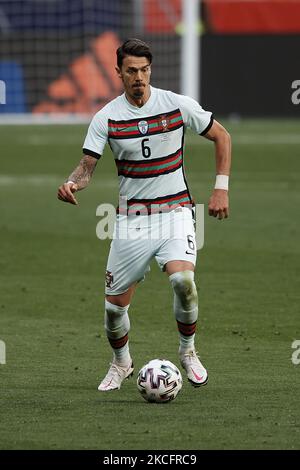 Jose Fonte (LOSC Lille) aus Portugal läuft mit dem Ball während des internationalen Freundschaftsspiel zwischen Spanien und Portugal im Estadio Wanda Metropolitano am 4. Juni 2021 in Madrid, Spanien. (Foto von Jose Breton/Pics Action/NurPhoto) Stockfoto