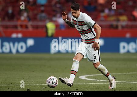 Der Portugiese José Fonte (LOSC Lille) hat beim internationalen Freundschaftsspiel zwischen Spanien und Portugal am 4. Juni 2021 im Estadio Wanda Metropolitano in Madrid, Spanien, bestanden. (Foto von Jose Breton/Pics Action/NurPhoto) Stockfoto