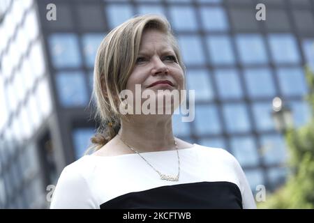 Die Bürgermeisterin von New York City, Kathryn Garcia, spricht am 8. Juni 2021 im Abzug Park in Hudson Yards in New York City, USA, mit der Presse. Garcia belegt derzeit den dritten Platz in den Umfragen. (Foto von John Lamparski/NurPhoto) Stockfoto