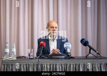 Der deutsche Finanzminister und Kanzler-Kandidat der Sozialdemokratischen Partei (SPD) Olaf Scholz nimmt am 09. Juni 2021 an einem Treffen mit Mitgliedern des Verbands der Außenjournalisten in Berlin Teil. (Foto von Emmanuele Contini/NurPhoto) Stockfoto