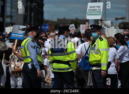 Tausende von Demonstranten aus der Co. Donegal, deren Häuser mit Blöcken mit der Substanz Glimmer gebaut wurden, und ihre Anhänger, die während eines Protestes im Stadtzentrum von Dublin gesehen wurden. Am Dienstag, den 15. Juni 2021, in Dublin, Irland. (Foto von Artur Widak/NurPhoto) Stockfoto