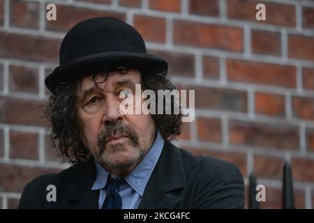 Der irische Schauspieler Stephen Rea protestiert vor einem Gebäude auf der 15 Usher's Island in Dublin. Das historische Gebäude, bekannt als das Haus der Toten, berühmt gemacht durch eine James Joyce Kurzgeschichte, die Toten, erhielt die Erlaubnis von einem Bord Pleanala, das Haus in eine 54-Bett-Touristenherberge umzuwandeln. Am Dienstag, den 15. Juni 2021, in Dublin, Irland. (Foto von Artur Widak/NurPhoto) Stockfoto