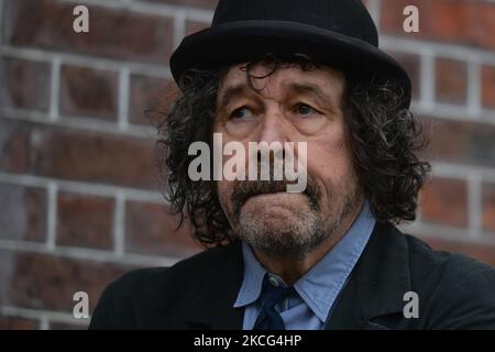 Der irische Schauspieler Stephen Rea protestiert vor einem Gebäude auf der 15 Usher's Island in Dublin. Das historische Gebäude, bekannt als das Haus der Toten, berühmt gemacht durch eine James Joyce Kurzgeschichte, die Toten, erhielt die Erlaubnis von einem Bord Pleanala, das Haus in eine 54-Bett-Touristenherberge umzuwandeln. Am Dienstag, den 15. Juni 2021, in Dublin, Irland. (Foto von Artur Widak/NurPhoto) Stockfoto