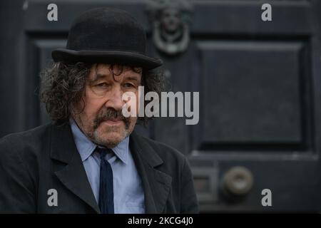 Der irische Schauspieler Stephen Rea protestiert vor den Protesten vor einem Gebäude auf der 15 in Dublin gelegenen Usher's Island das historische Gebäude, bekannt als das Haus der Toten, das durch die Kurzgeschichte von James Joyce, The Dead, Erhielt die Erlaubnis von Bord Pleanala, das Haus in eine Touristenherberge mit 54 Betten umzuwandeln. Am Dienstag, den 15. Juni 2021, in Dublin, Irland. (Foto von Artur Widak/NurPhoto) Stockfoto